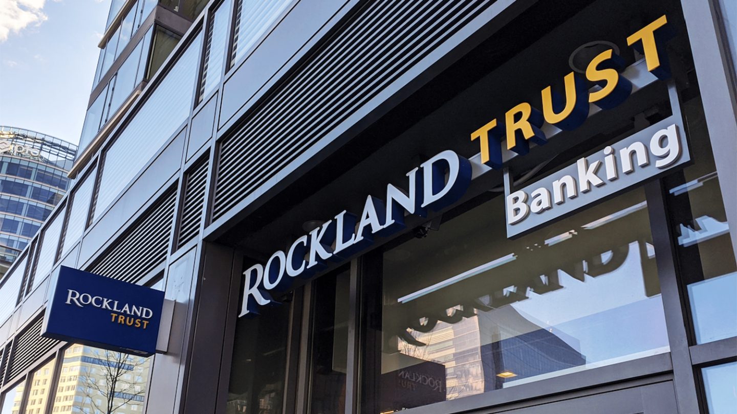 rockland trust bank sign