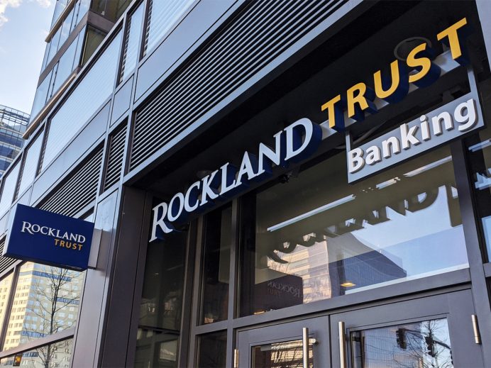 rockland trust bank sign